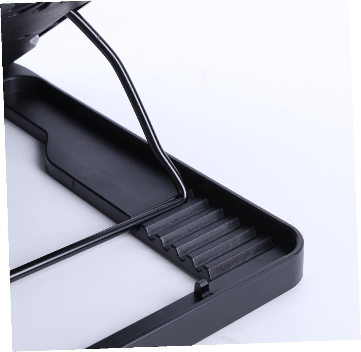 USB Laptop Cooling Platform 5-Fan Cooler Stand with Multi-Angle Adjustable Base Anti-Skid Heat Dissipation for Gaming and Office Use