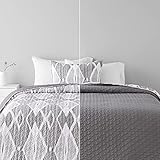 Amazon Basics Pre-Washed Reversible Microfiber 2-Piece Quilt Set - Twin, Dark Gray Ikat