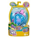 Lege Snowbreeze ins Wasser und beobachte, wie sie sich mit ihren Flossen im Wasser fortbewegt … beinahe wie eine echte Schildkröte!