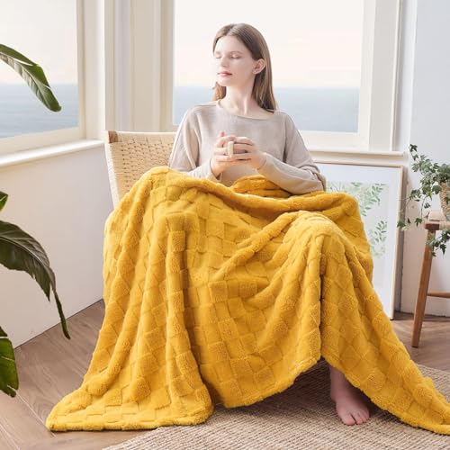NEWCOSPLAY Super Soft Twin Blanket Mustard Yellow Premium Silky Flannel Fleece 3D Checkered Lightweight Bed Blanket All Season Use (Mustard Yellow Checkered, Twin(60"x80"))