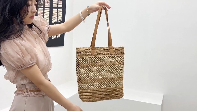 Bolso playero de paja tejido para mujer miniatura 7