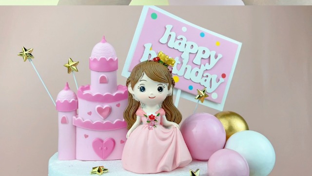 Taarttopper op Maat: Birthday Queen met Naam of Leeftijd Taarttopper op Maat: Birthday Queen met Naam of Leeftijd