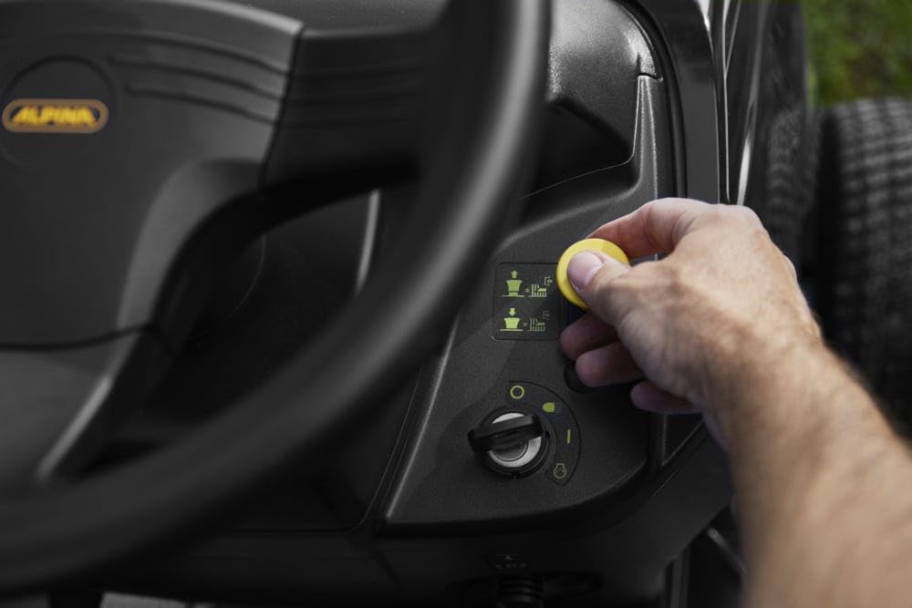 Alpina AT3 98 A – Tractor cortacésped de Gasolina con Motor Alpina de 352 CC, Descarga Lateral y Ancho de Corte de 98 cm