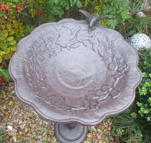 GROSSE VOGELTRÄNKE VOGELBAD ANTIK STIL GARTENDEKO LANDHAUSSTIL GUSSEISEN NEU
