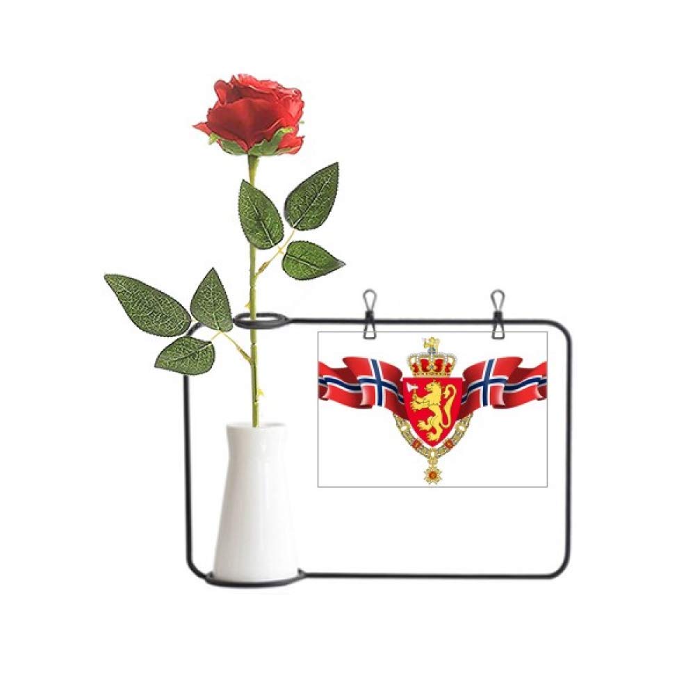Fleurs artificielles à suspendre et vase au style norvégien pour une ambiance scandinave