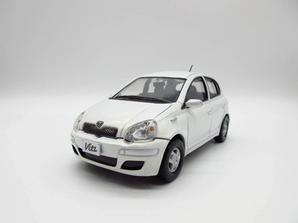 トヨタ ヴィッツ HV ホワイトパール 色見本ミニカー カラーサンプル 未