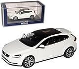 Das Modell befindet sich in einer stilvollen passenden originalen Verpackung, mit abnehmbarem Sockel und Vitrine.