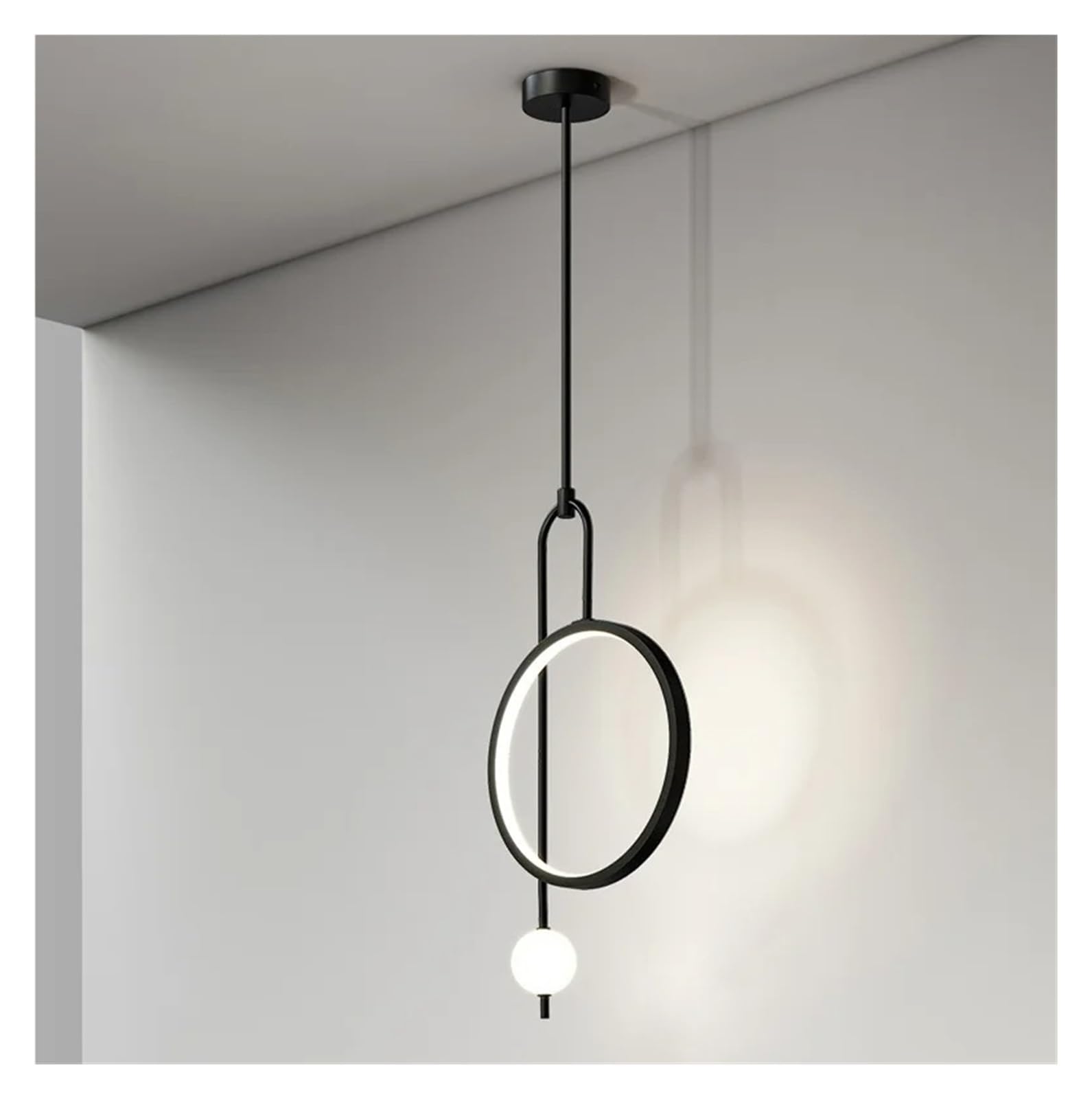 Luminaire de luxe nordique aux finitions dorées de haute qualité