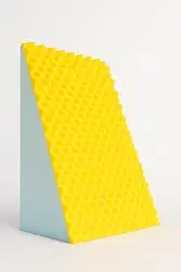 Travesseiro Triangular Ortopédico Espuma 65x45cm Encosto Confortável Azul E Amarelo Almofada Para Costas Coluna Gravidez Pós Cirurgia Refluxo Apoio Lombar Descanso De Corpo