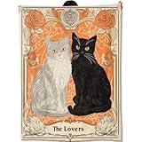 Matériau en flanelle polyester : le tissu en flanelle polyester sélectionné pour ces couvertures est de la plus haute qualité, offrant un toucher super doux qui est doux pour la peau mais assez robuste pour résister à une utilisation régulière. Douce et moelleuse, respirante et durable, la couverture vous garde au chaud sans vous sentir encombrante, vous apportant un environnement de sommeil calme et confortable.