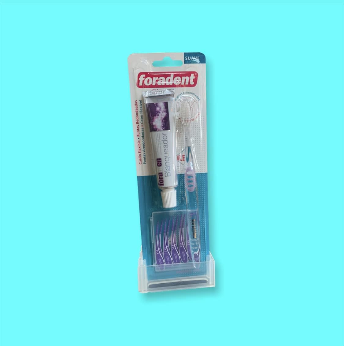 Kit Dental de viaje. Contiene cepillo dental + Interdentales + blanqueador