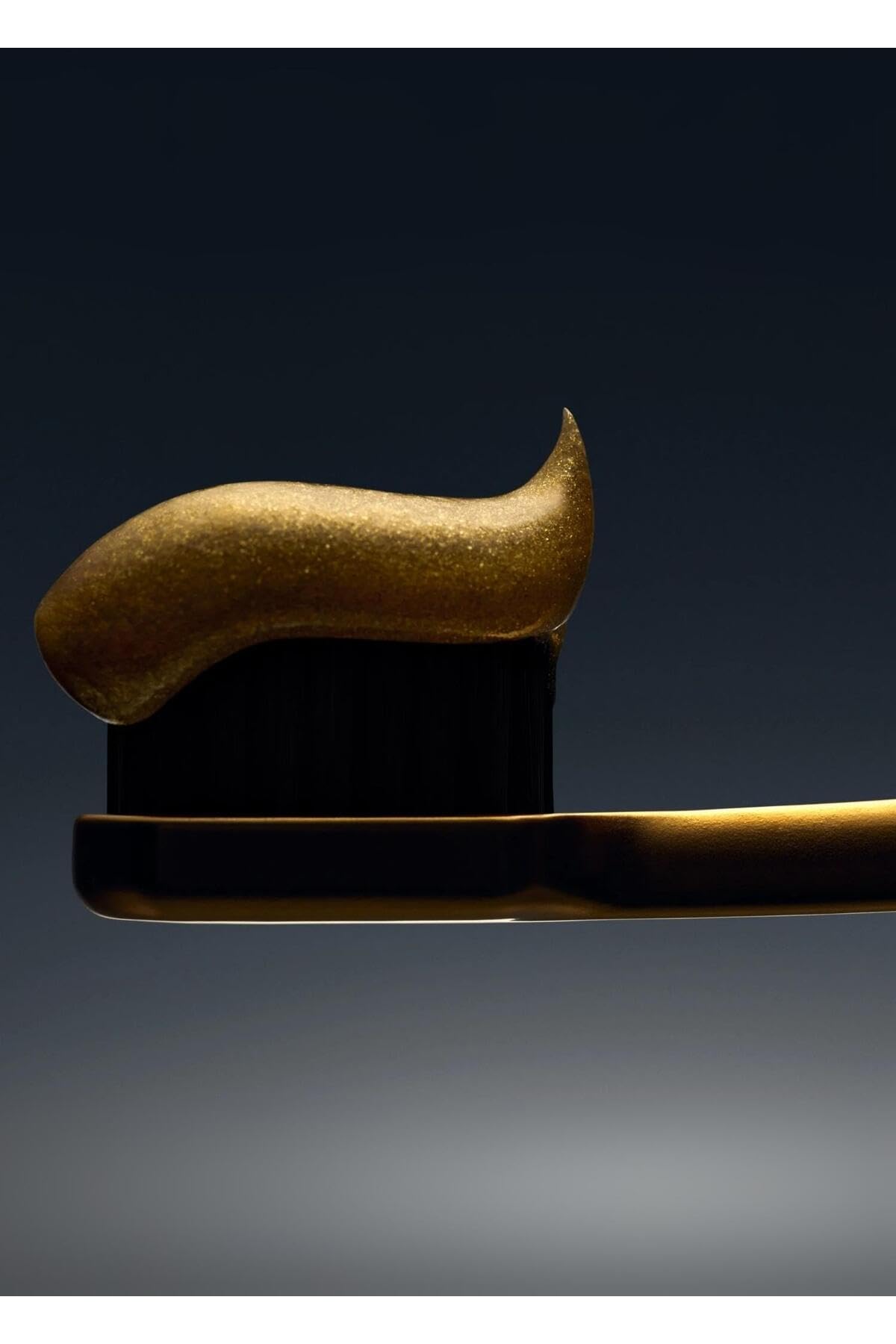 Aurezzi Mentol Aromalı 24 Ayar Altın Parçacıkları Black Gold Diş Macunu 75 Ml