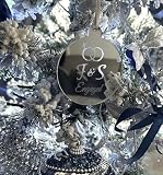 Bola de Navidad con texto en inglés 'Engagement Name & Date', personalizable, grabado para árbol de Navidad, se vende por unidad (8,5 cm, un espejo plateado)