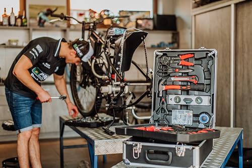 KANWOD RELY ON QUALITY KANWOD Werkzeugkoffer gefüllt 1500-teilig - Werkzeug Set in robustem Aluminiumkoffer - Werkzeugkasten mit Tragegriff und Rollen - komplettes Werkzeugset ideal für Garage, Haushalt, Hobby & KFZ - Verwendungsansicht 7 | TV | Video | Foto