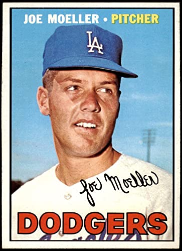 1967 Topps # 149 xWHT Joe Moeller Los Angeles Dodgers (Baseball Card) (No Faint Vertical White Steak Down Center of Hat) EX/MT Dodgers