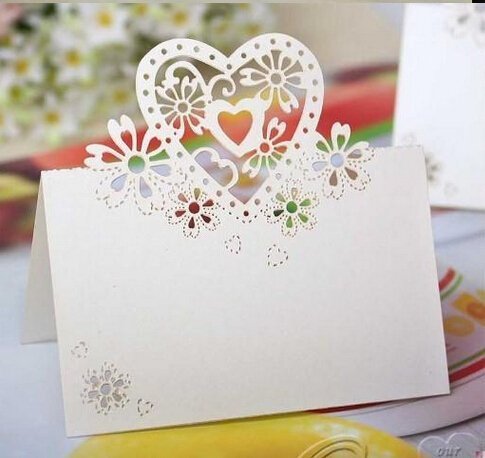 48 Stück Laser Schnitt Love Herz mit Blumen Hochzeit Tabelle Zahlen Namen Ort Karte Bridal Dusche Favor/weiß Love Heart Laser Cut Tischkarten für Hochzeit Party Favor Dekoration