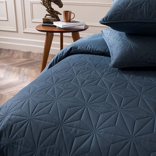 Whale Flotilla Soft Cal King Quilt Bedding Set Lightweight Bedspread by Whale Flotilla - Used condition - Image 7
