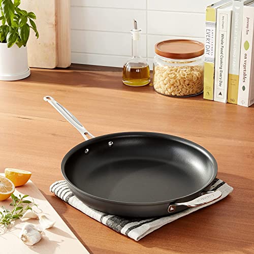 Frigideira aberta Cuisinart 622-30H Chef clássica antiaderente, anodizada, 30,48 cm com alça de ajud