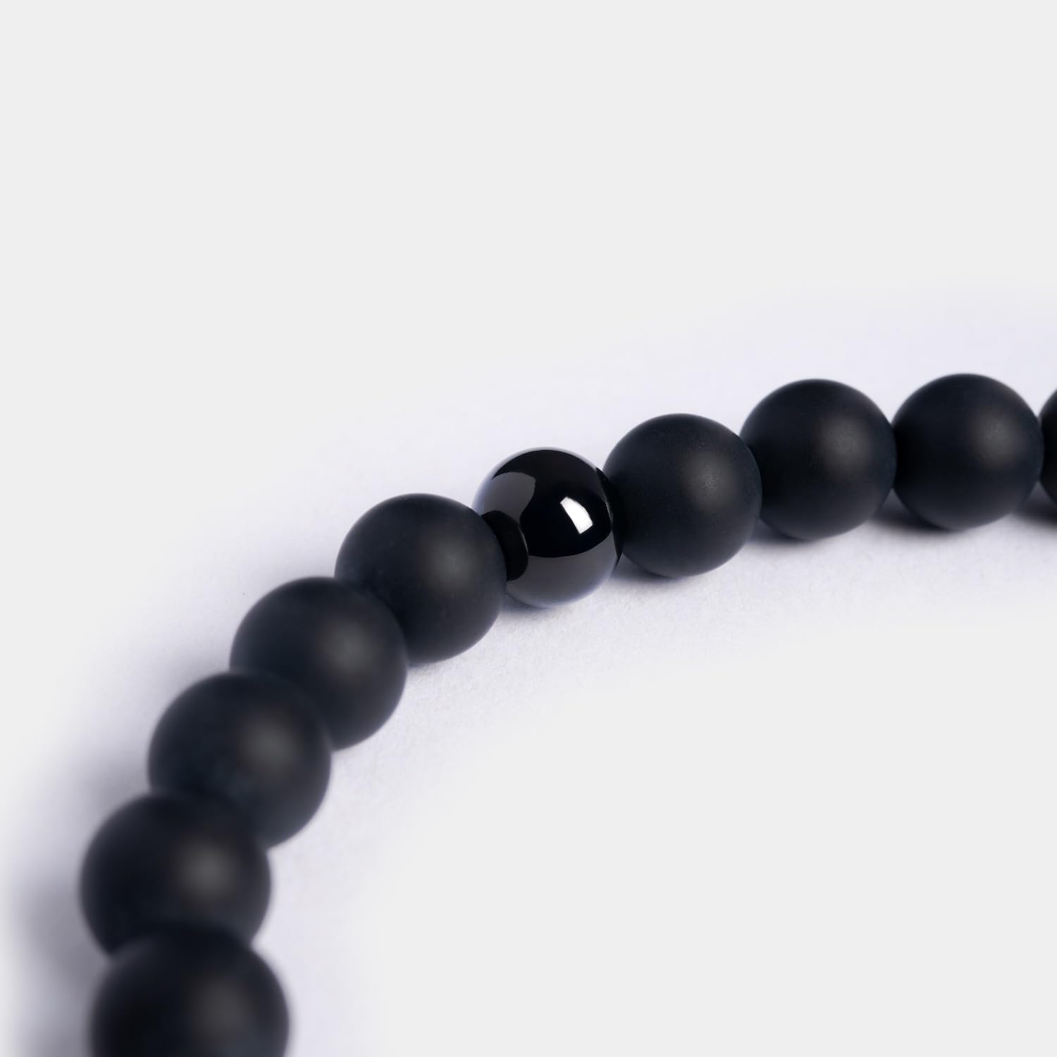 Handgefertigt in Italien | Premium Perlenarmband für Männer | Schwarzer Onyx, braunes Tigerauge oder graue Larvikit-Steinperlen | Exklusive Schmuck-Geschenkbox