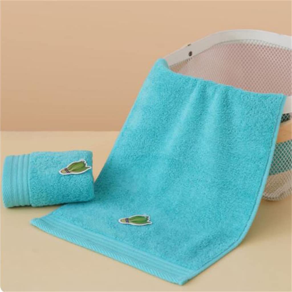 Il piccolo asciugamano in cotone lava un viso con l'acqua di aspirazione domestica e asciuga i capelli amanti non è facile far cadere i capelli for fare il bagno
