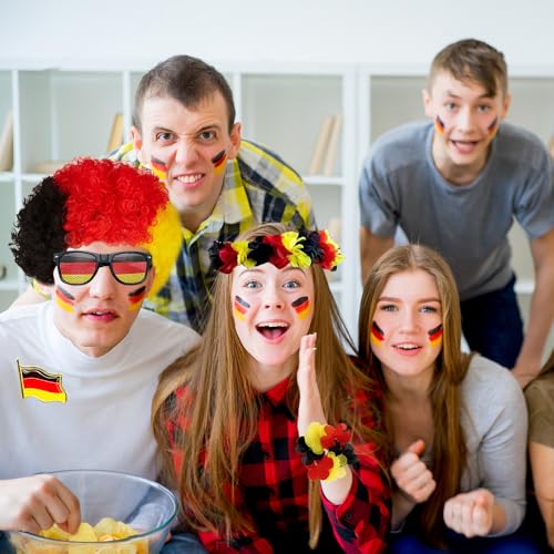 KBIBCK Deutschland Fanartikel Set für Fußball Wm 2026, 12 Teiliges Fanpaket EM Fußball mit Perücke Brille Girlanden Aufkleber Brosche Hand-Flaggen und Pfeife für Party Stadion Public Viewing