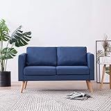 Es ist mit weichem Stoff bezogen, der auch strapazierfähig ist. Die Kissenbezüge lassen sich einfach sauber halten, da sie abnehmbar und maschinenwaschbar sind. Darüber hinaus trägt der starke Holzrahmen zur Stabilität der Konstruktion bei. Lieferung umfasst 1 x 2-Sitzer-Sofa, 2 x Rückenkissen und 2 x Sitzkissen.