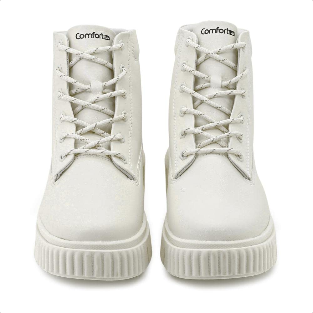 Bota Comfortflex Coturno Tratorada Cano Curto Feminino (Off White, 36) em promoção! Veja a oferta e mais achadinhos de Botas 5 Hoje é o melhor dia para comprar Bota Comfortflex Coturno Tratorada Cano Curto Feminino (Off White, 36) com aquele preço maroto! Promoção! Aproveite a oferta! 5