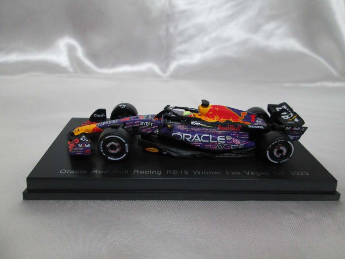 Amazon | スパーク 1/64 オラクルレッドブル RB19 No.1 Winner 