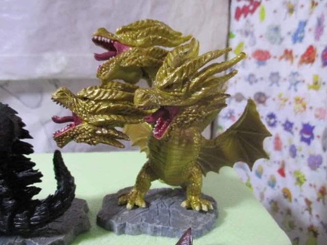 Amazon 海外 ゴジラ デフォルメフィギュアキングギドラ アイドル 芸能人グッズ 通販