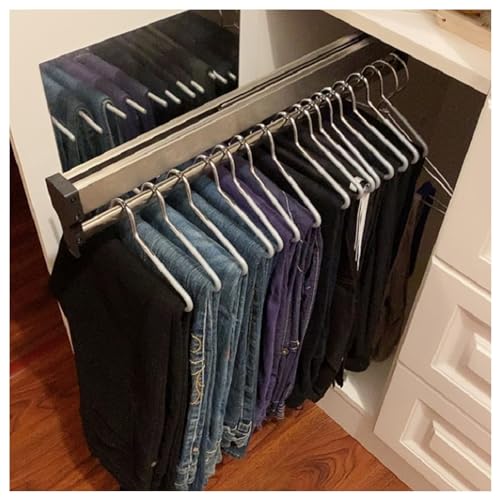 Solution gain de place dressing avec le porte-pantalons coulissant suspendu