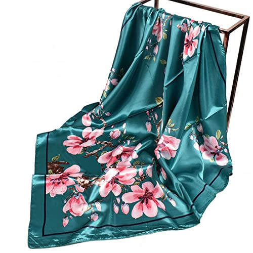 Écharpe carrée en satin de soie vert le cadeau idéal pour femme