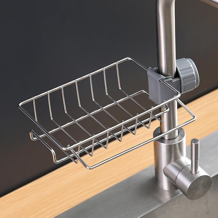 Kyrotech Mutfak Organizeri Tek Kat Demir Raf, Musluğa Klipsli Paslanmaz Çelik Evye Düzenleyici, Delmesiz Kurulum, Açık Drenajlı Süngerlik, Askılı Lavabo İçi Raf, Paslanmaz ve Dayanıklı Evye Organizeri
