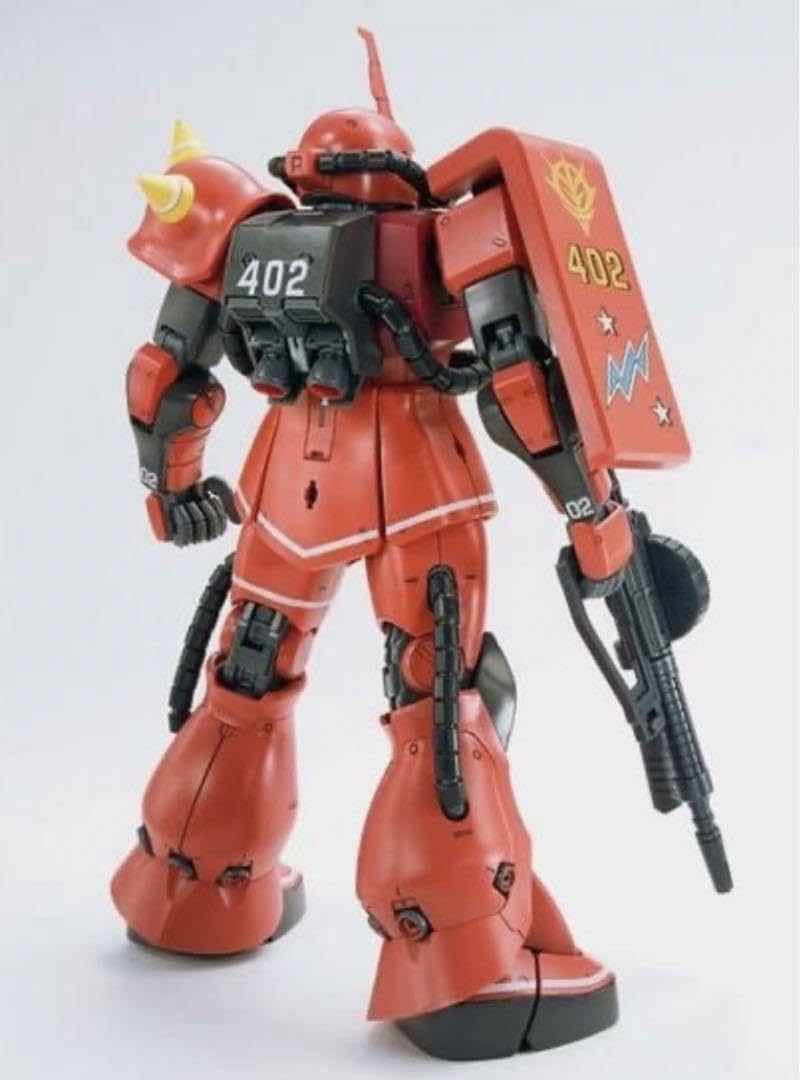 Amazon.co.jp: MG 1/100 MS-06S ジョニーライデン専用ザクII : おもちゃ