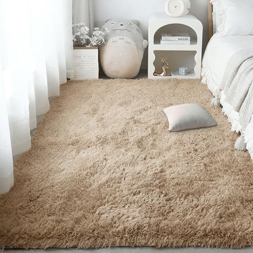 Tapis de sol doux couleur chameau pour une chambre chaleureuse