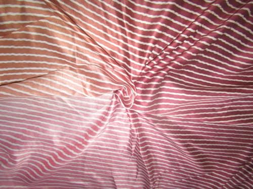 Organza imprimé leheriya pour réussir vos volumes et superpositions en couture [11129]