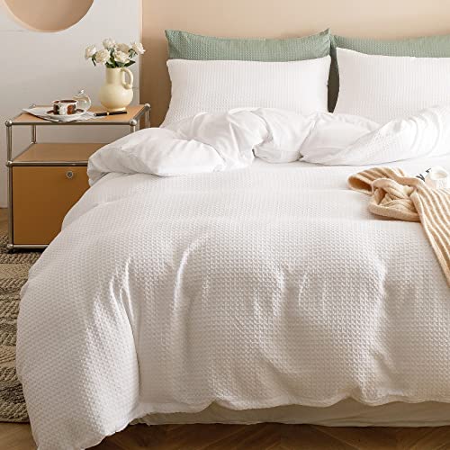 Experience Luxury with a White Waffle Comforter Queen