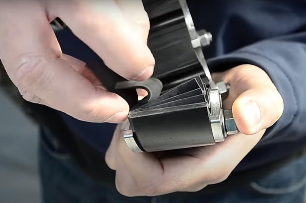 Ringraumdichtung/Mauerdurchführung HRD100 SG DN100 für 4 Kabel (wahlweise 8–30 mm oder 2×6–25 mm + 2×6–32 mm) mit Segmentringtechnik und Blindstopfen (4-fach: 2x 6-25 mm + 2x 6-32 mm)