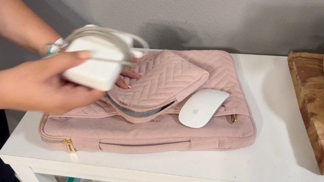 MOSISO 360 Laptop Sleeve For 13-13.3 Inch MacBook, Dell, HP - Protective Case With Front Pockets & Handle