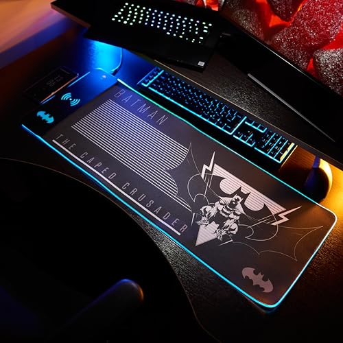 Power Idolz Alfombrilla Gaming XL RGB con Cargador Inalámbrico 15W – DC Comics Batman – Superficie Antideslizante y Resistente a Derrames - imagen 2