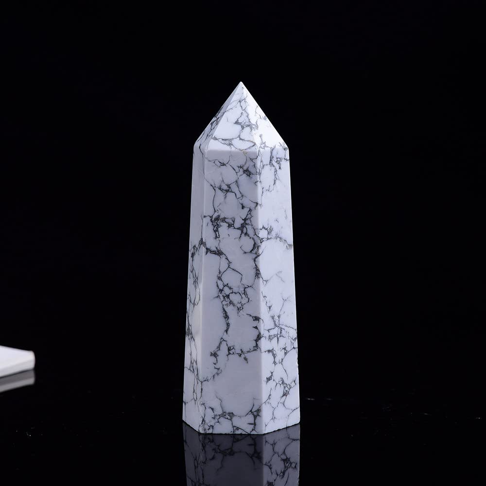 Pierre minérale howlite naturelle en obélisque poli à la main format 10x3cm