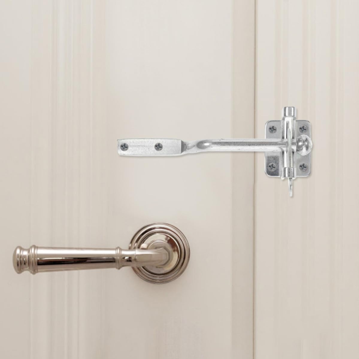 WOONEKY Metal Gate Latch with Automatic Locking Mechanism, Carbon Steel Fence Door Lock for Outdoor Fence and Pet Enclosures, Stable and Firm Garden Gate Lock Kit