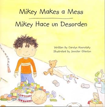 Paperback Mikey Makes a Mess/Mikey Hace un Desorden Book