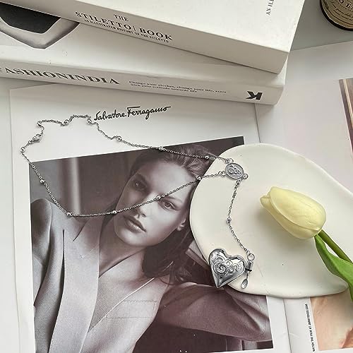 Lana Aesthetic Heart Snake Necklace with Spoon Pendant - Rosary Style in Gold4