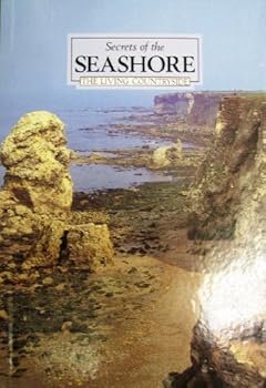 Hardcover SECRETS OF THE SEASHORE (LIVING COUNTRYSIDE SERIES) Book