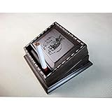 Eigenschaften: Handpoliert, feines Schnitzen; Feine verarbeitung, glatt und zart, fühlt sich warm an; Große Kapazität, kann 20 gewöhnliche Zigaretten unterbringen; Haus Dekoration; Geschenke sind sehr hochwertig für den persönlichen Gebrauch