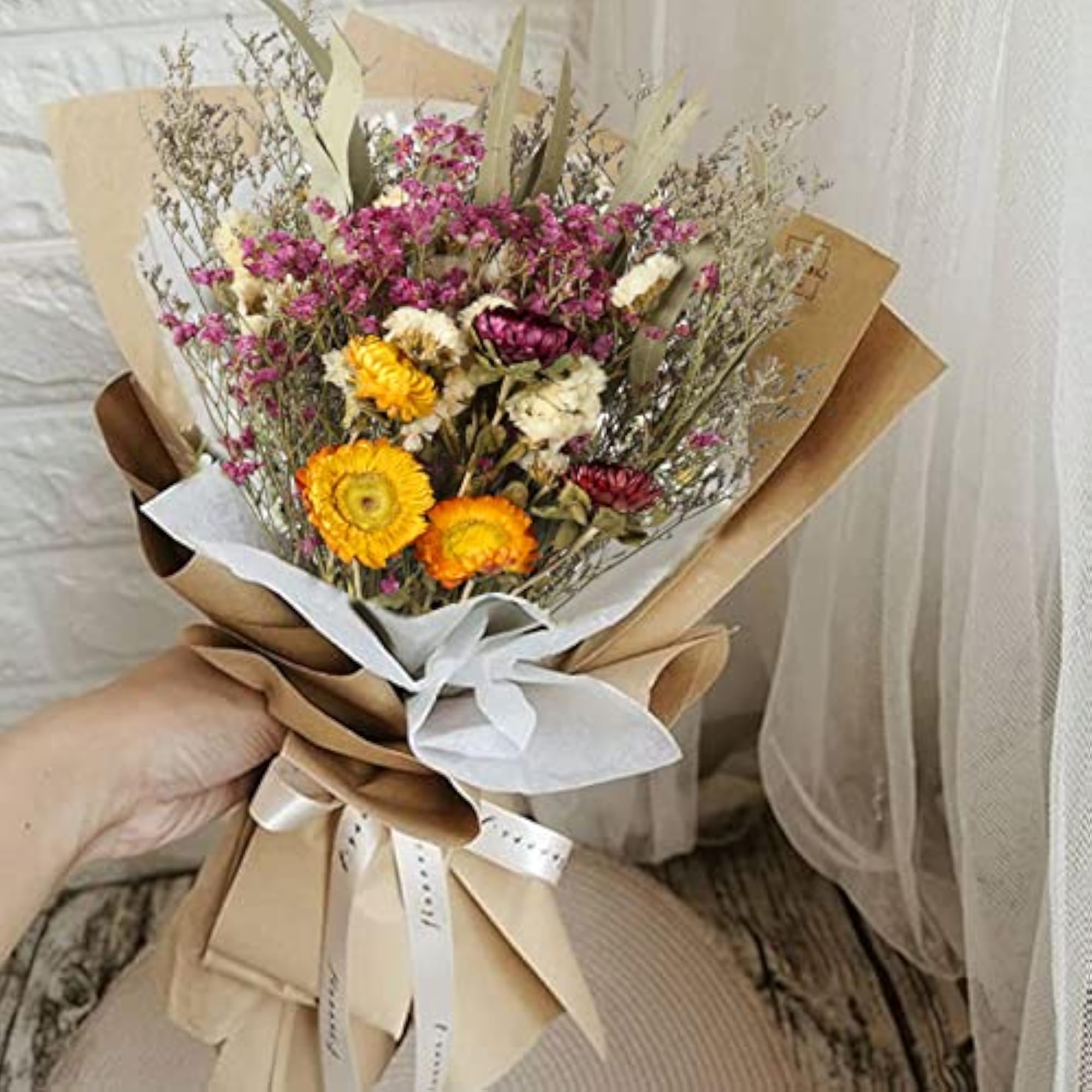 Dried Flower Bouquet with Natural Daisy Flowers