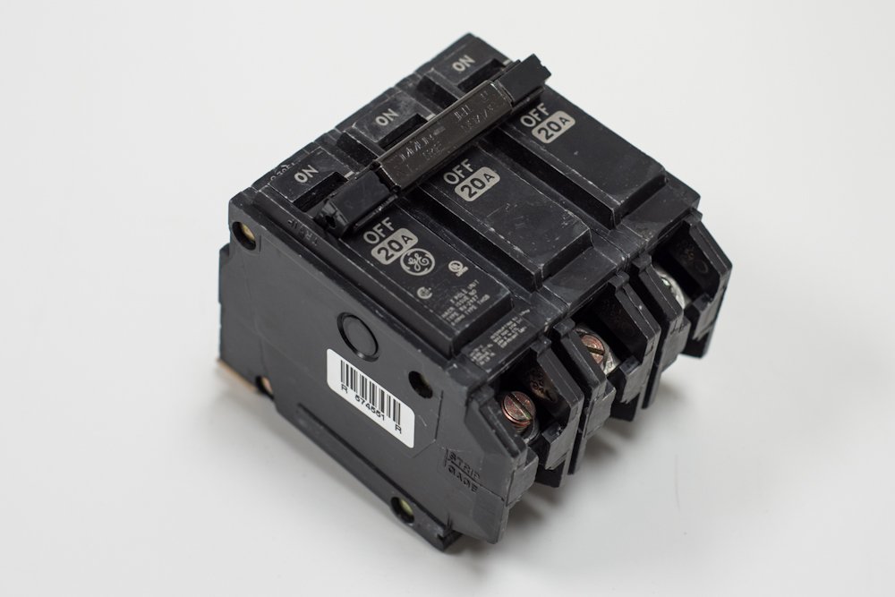 GE THHQB32100 100A 240V 3P 22K - Circuit Breaker: Amazon.com