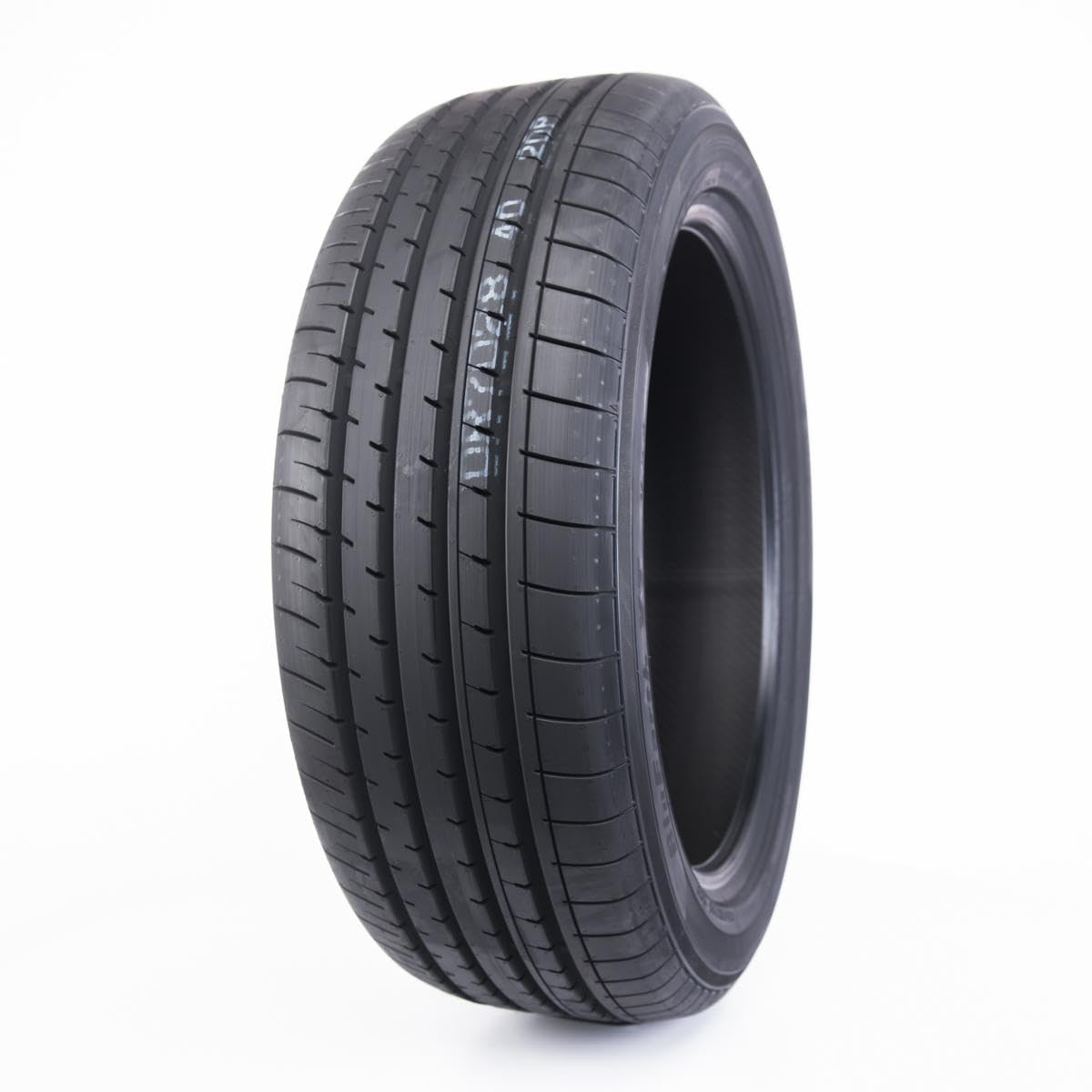 Amazon.co.jp: 横浜タイヤ BluEarth-XT AE61 225/50R18 95V : 車＆バイク