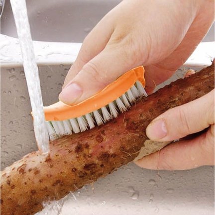 ELICUISINE 014329 Flexible Vegetable Cleaning Brush, Pantone 158C, 8.5 x 3 cm