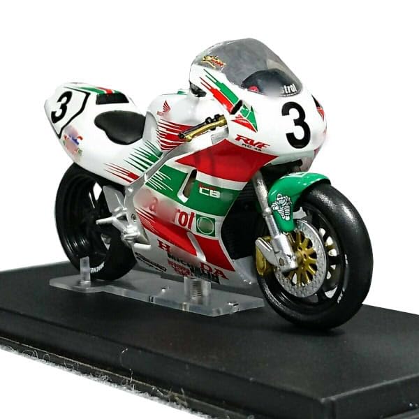Amazon.co.jp: IXO/イクソ 1/24スケール ホンダ RC45 1997 ジョン
